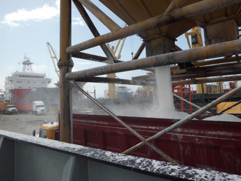 Discharging of sodium sulfate depsoits