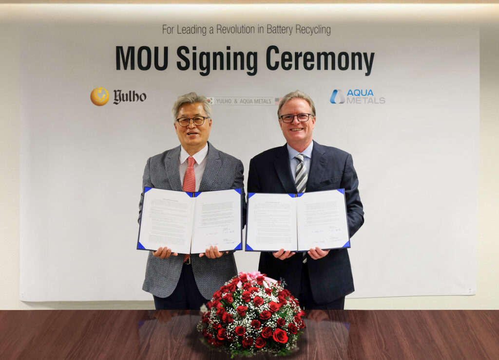 Mr. Lee & Mr. Cotton at the Yulho-Aqua Metals signing ceremony